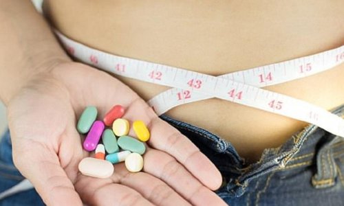 Uống thuốc giảm cân mua trên mạng, một phụ nữ ở Úc suýt mất mạng
