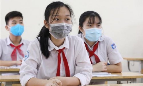 Việt Nam: 18 tỉnh, thành cho học sinh tạm dừng đến trường