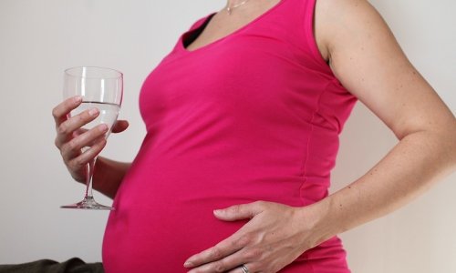  Bắt buộc dán nhãn cảnh báo với người mang thai lên mọi vỏ bia rượu Úc