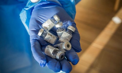 Úc thông tin về 30 trường hợp tử vong sau tiêm vaccine Pfizer ở Na Uy