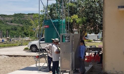 Úc trợ giúp Việt Nam xử lý nước uống an toàn cho vùng lũ lụt