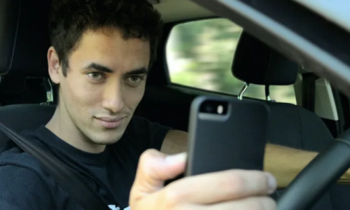 Úc tiến hành thử nghiệm các camera mới ghi hình tài xế sử dụng điện thoại khi lái xe