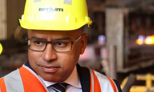 'Màn trình diễn phá kỷ lục' tại các nhà máy ở Úc của Sanjeev Gupta giúp đưa các công việc làm ăn ở nước ngoài thoát khỏi nợ nần.