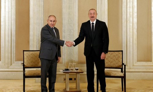 Armenia và Azerbaijan ký thỏa thuận hòa bình lịch sử 