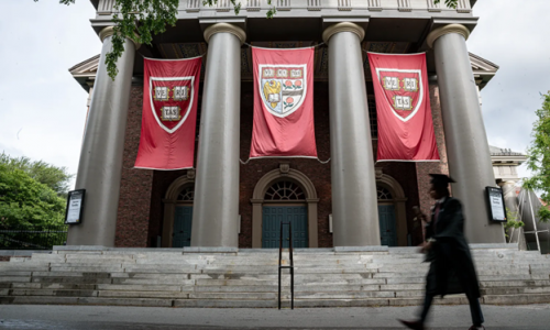 Trump tấn công Harvard gây lo ngại ở Trung Quốc