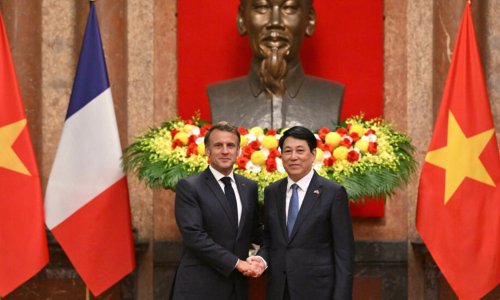 Đến thăm Việt Nam, tổng thống Macron tìm cách bù đắp đầu tư chậm trễ của Pháp