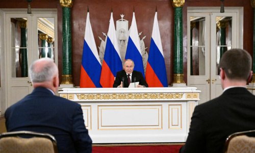 Tổng thống Nga đề nghị đàm phán trực tiếp với Ukraine, Kyiv hoan nghênh « dấu hiệu tích cực » từ phía Moscow.