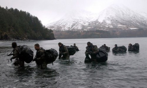 Thay vì Greenland, Mỹ nên tập trung chú ý vào Quần đảo Aleutian