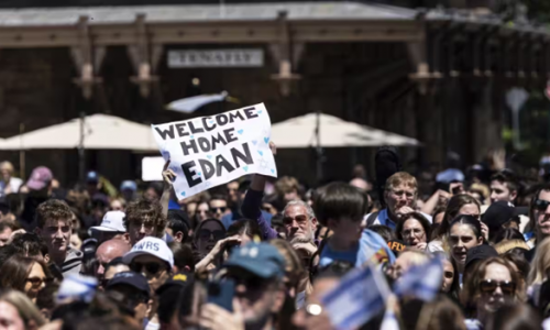 Adan Alexander, con tin người Mỹ còn sống cuối cùng được Hamas trả tự do