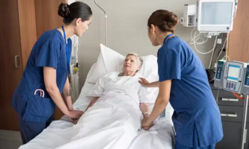 Chọn nghề gì: Ngành điều dưỡng tại Úc - Thực tế và thử thách công việc