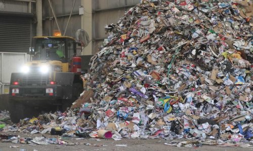 Năng lực tái chế rác ở Nam Úc được tăng cường bằng tám dự án quản lý rác thải
