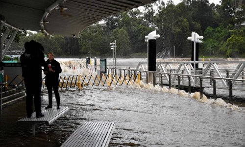 Sydney trải qua trận lụt lớn nhất trong 50 năm.