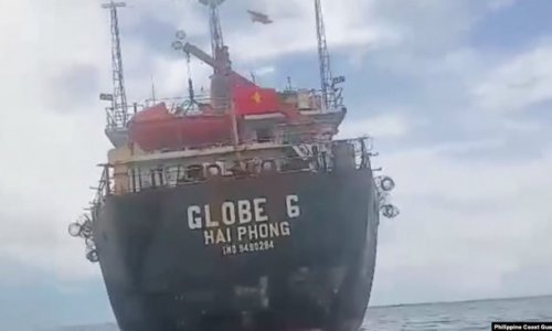 Tàu Việt Nam mắc cạn ngoài khơi Philippines do lái tàu ‘ngủ gật’
