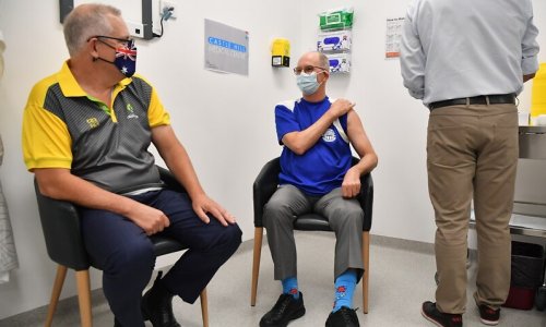 Thủ tướng Úc tiêm chủng liều vaccine thứ hai