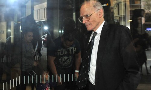 Cựu thẩm phán tòa án tối cao Úc bị buộc tội quấy rối 6 cô gái