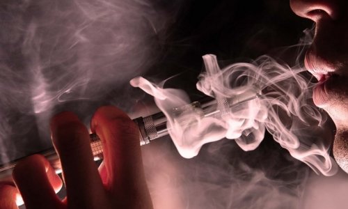 Bộ Y tế Úc quyết định hoãn dự luật cấm thuốc lá điện tử