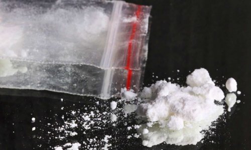 Cảnh sát thu giữ nhiều ma túy đá, bạch phiến và tiền mặt trong một cuộc đột kích ở phía bắc Adelaide.