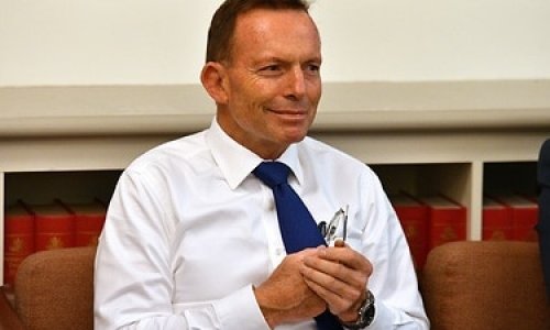 Tony Abbott chính thức nhậm chức cố vấn thương mại của Vương quốc Anh