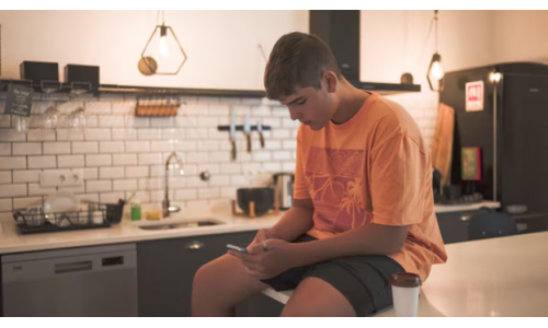 Cuộc khủng hoảng ở các nam thiếu niên Úc khi phải chịu áp lực 