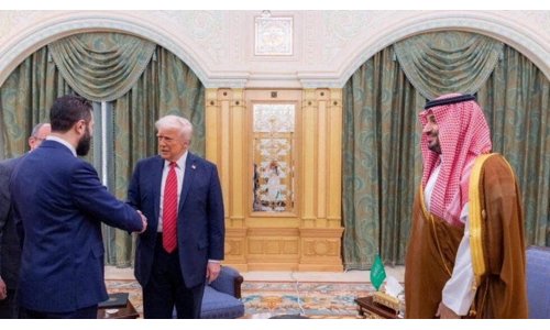 Tổng thống Mỹ Donald Trump gặp Tổng Thống Syria Al Sharaa tại Ả Rập Saudi sau khi dỡ lệnh trừng phạt Damas
