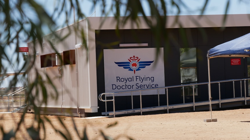 Tổ chức Royal Flying Doctor Service (“bác sĩ bay”) mở dịch vụ y tế tự động trị giá 2 triệu đô-la ở thị trấn William Creek