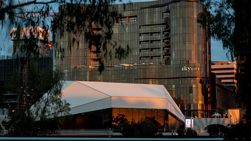 Sòng bạc SkyCity ở Adelaide bị phạt 67 triệu đô-la với án phạt rửa tiền