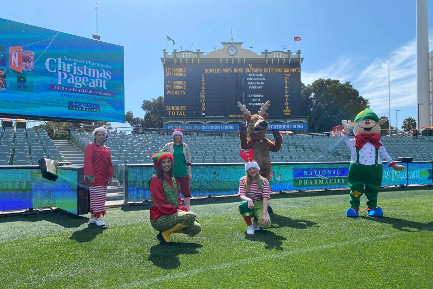 Đại dịch Coronavirus buộc Lễ Diễn Hành Giáng Sinh Adelaide Christmas Pageant dời sang Sân Vận Động Adelaide Oval.