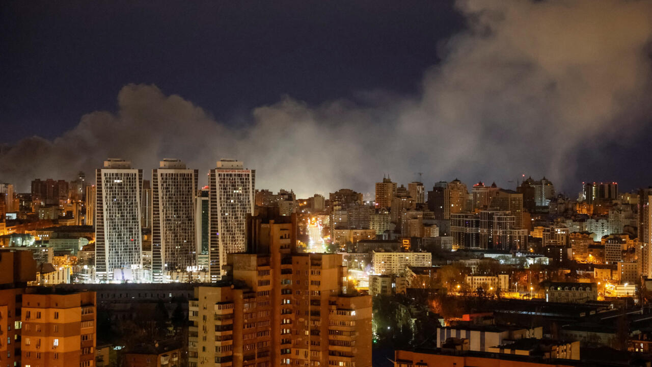 Ukraina: Chiến sự leo thang sau khi Nga oanh kích thủ đô Kyiv