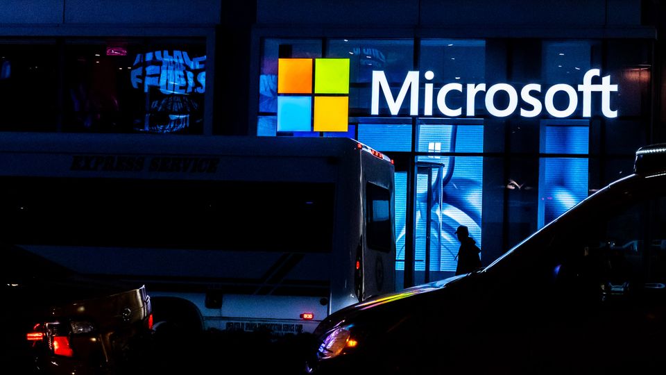 Microsoft truy lùng 3 người Việt tạo hơn 750 triệu tài khoản ảo để lừa đảo
