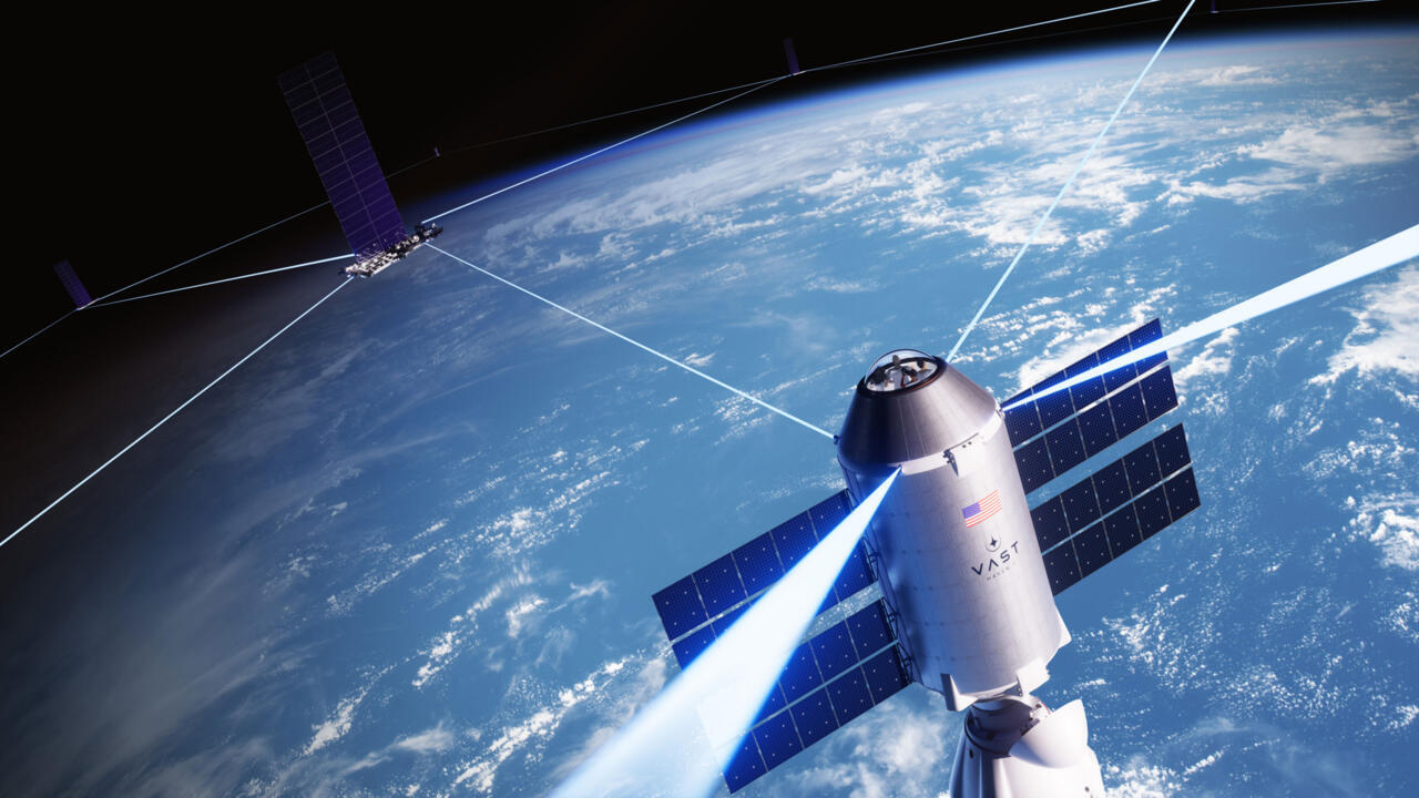 Internet vệ tinh Starlink của Elon Musk: Từ dịch vụ dân sự đến tác động quân sự, chiến lược