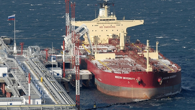 Trung Quốc âm thầm mua dầu giá rẻ của Nga