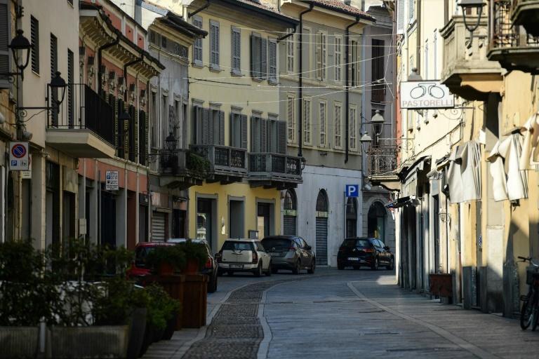  Sợ hãi bao trùm những thị trấn bị phong tỏa tại Italy