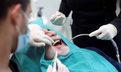 Kêu gọi tăng cường hỗ trợ nha khoa cho người cao niên