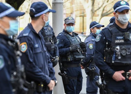 NSW tăng cường cảnh sát tại các khu vực Liverpool, Fairfield và Canterbury-Bankstown trong bối cảnh số ca nhiễm bệnh chưa giảm.