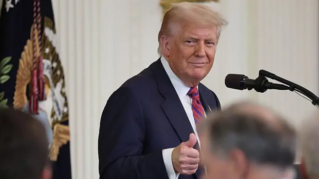 Chánh quyền Trump yêu cầu công bố tài liệu liên quan tài phiệt ấu dâm Epstein
