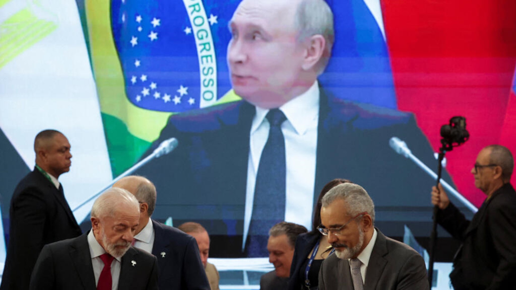 BRICS: Bỏ qua đô-la Mỹ, một nhiệm vụ « bất khả thi »?