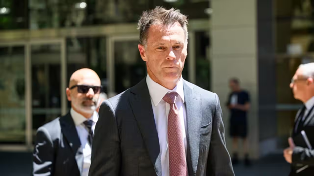 Căng thẳng leo thang giữa chính phủ tiểu bang và liên bang quanh thỏa thuận tài trợ bệnh viện công