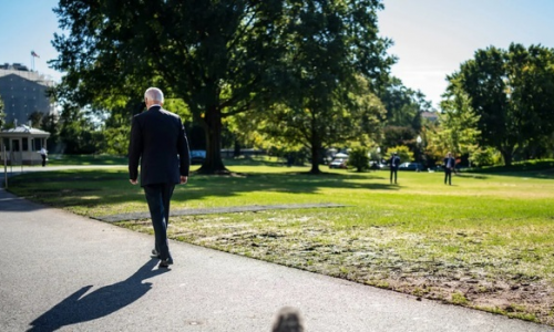 Biden chỉ là vật tế thần. Đảng Dân chủ mới là vấn đề.