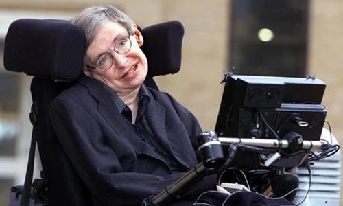 Thiên tài vật lý Stephen Hawking từng cảnh báo việc chủ động gửi tín hiệu ra vũ trụ có thể là sai lầm nghiêm trọng của loài người.