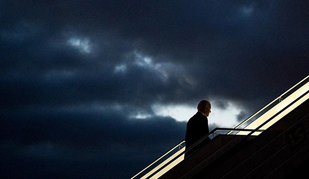 Cái bóng quá lớn của Biden tại Ukraine