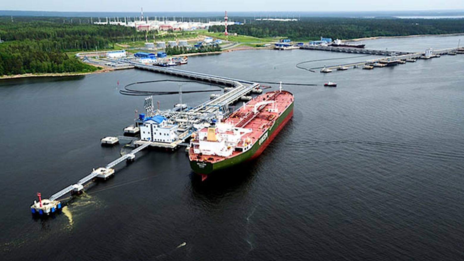 Ukraine phản công nhắm vào cảng dầu Primorsk của Nga tại biển Baltic