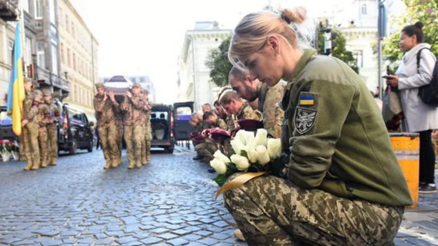 Tây phương đã 'tài trợ' cho Nga trong chiến tranh Ukraine ra sao?