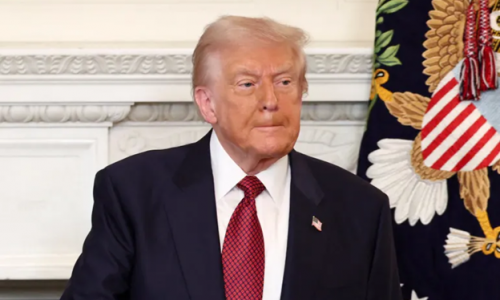 Các thẩm phán Tòa án Tối cao Hoa Kỳ chất vấn luật sư của tổng thống Trump về tính hợp pháp của các quan thuế.