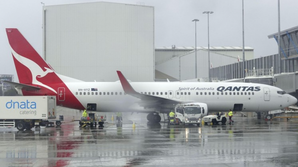 Hãng hàng không Qantas yêu cầu tất cả nhân viên tuyến đầu phải tiêm chủng