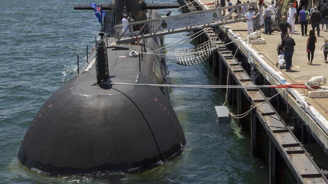 Thủ tướng Scott Morrison kín tiếng về việc chuyển công việc bảo dưỡng tàu ngầm Lớp Collins của Nam Úc đến Tây Úc.