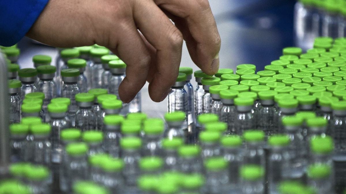 Italy kích hoạt 'quyền lực EU' chặn xuất khẩu vắc-xin COVID sang Úc.