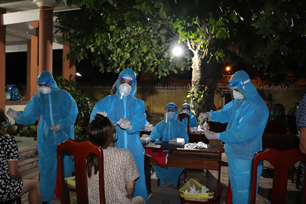 TP Hồ Chí Minh tối 10/7: Thêm 463 ca mắc COVID-19 tại 16 tỉnh, thành; HCM nhiều nhất với 200 ca.
